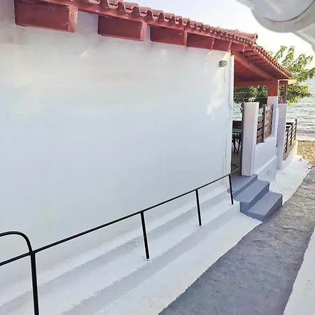 Beach Front House At Agios Ilias Pyrgos Near Ancient Olympia Exterior photo